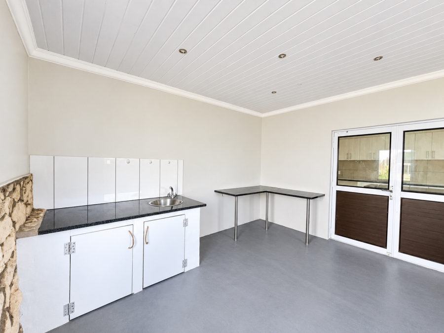 To Let 2 Bedroom Property for Rent in Long Acres Country Estate Western Cape